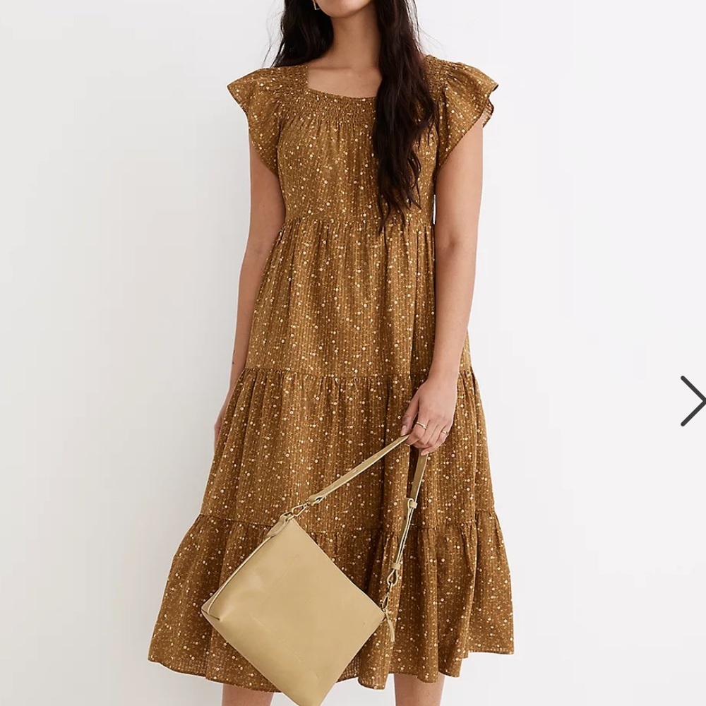 madewell ruffle-sleeve tiered midi dress in daisy stitch